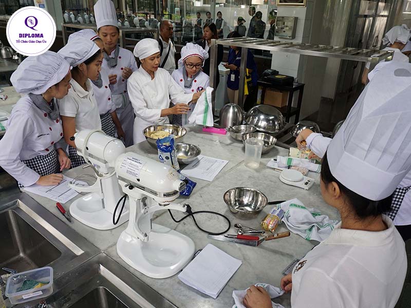 du học úc ngành quản trị nhà hàng khách sạn