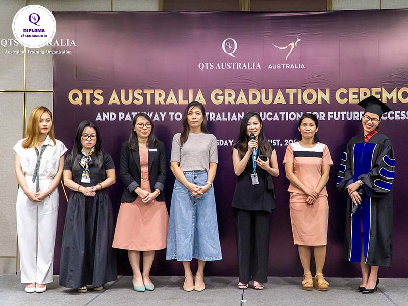 Bà Yến Phạm – Đại diện University of Canberra chia sẻ cảm nghĩ trong buổi lễ