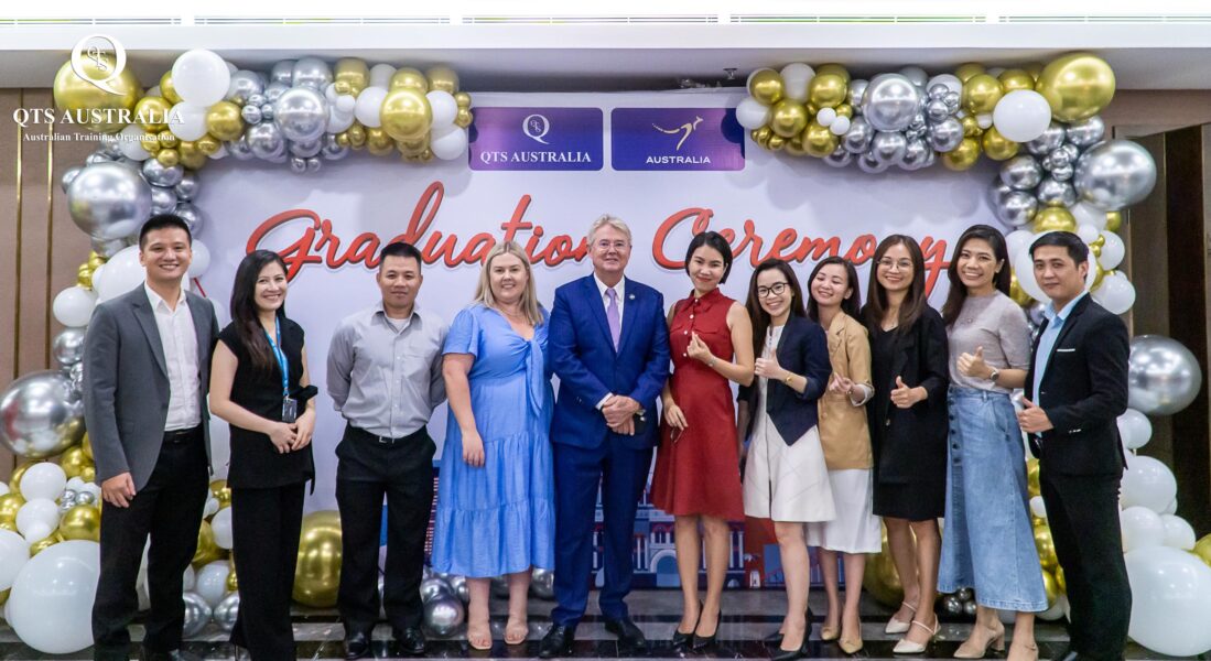 Ban Lãnh đạo và Giám đốc các phòng ban QTS