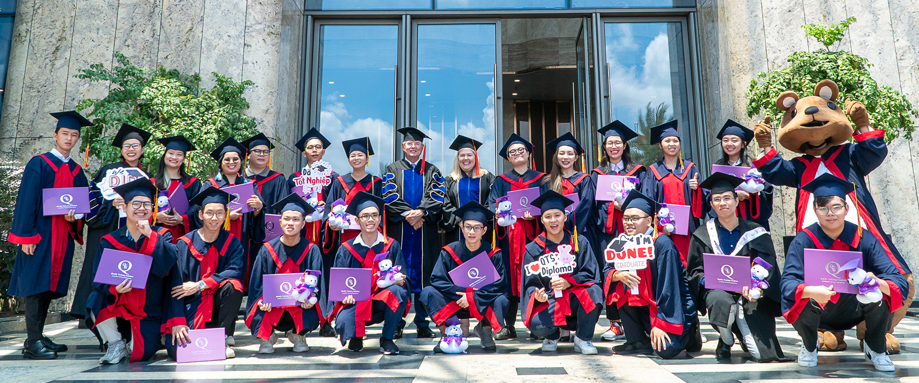 Le tot nghiep hoc vien chuong trinh BSB50120 Diploma of Business