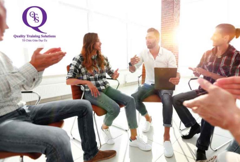 Nhóm ngành ứng dụng công nghệ vào quản lý doanh nghiệp và thúc đẩy hoạt động kinh doanh 