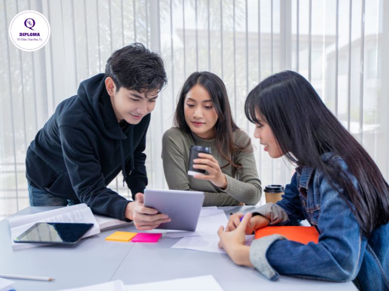 Tìm hiểu một cách kỹ lưỡng về ngành và trường học