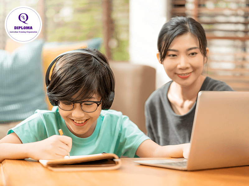 Giáo dục trực tuyến online learning