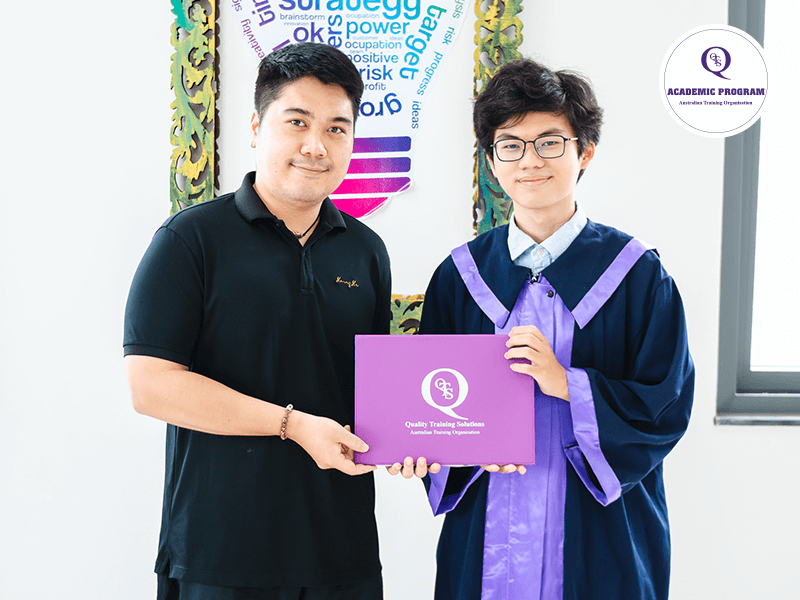 Phúc Tấn được tuyển thẳng đại học RMIT năm 17 tuổi