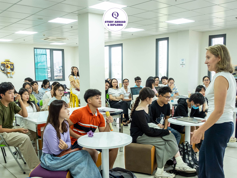 Trải nghiệm trước các môn học liên quan giúp bạn có cơ sở định hướng ngành học phù hợp
