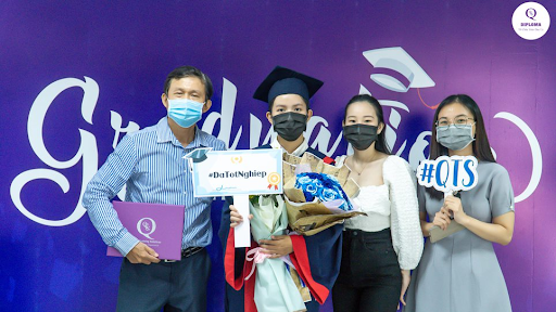 Sự thành công của con chính là thành quả cố gắng của cả bản thân và gia đình