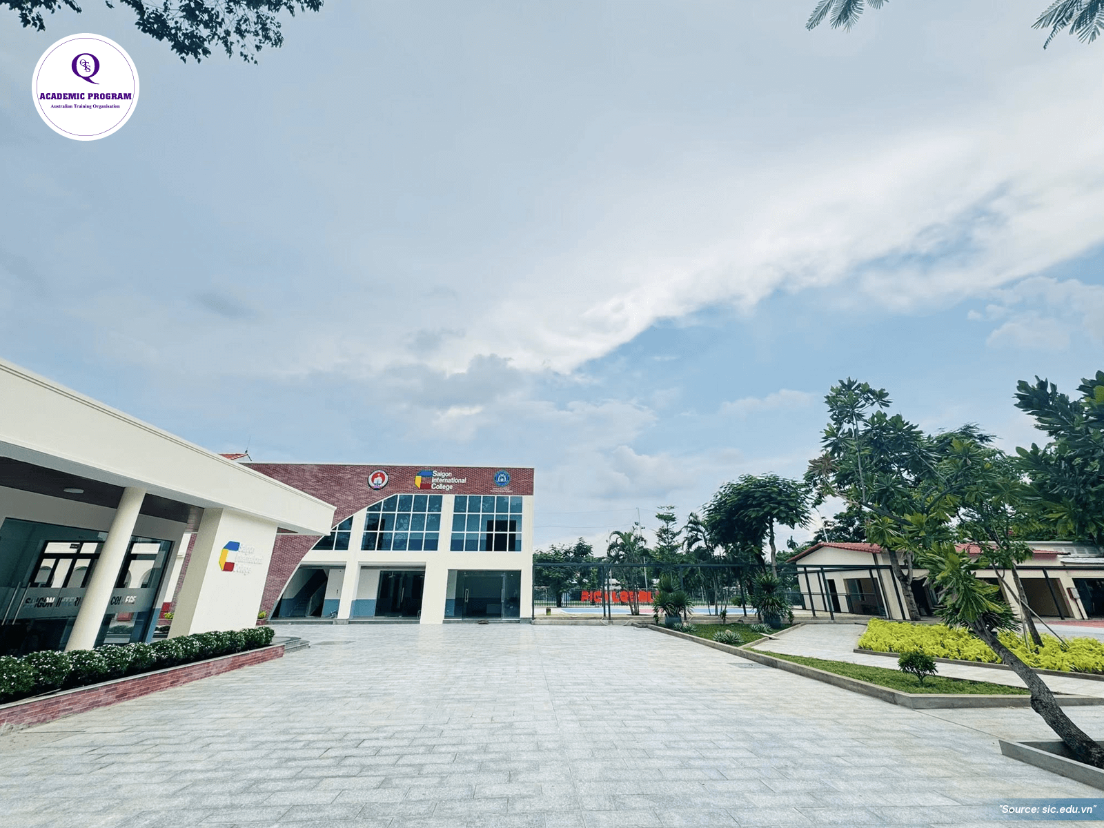 Khuôn viên trường THPT quốc tế Việt Úc SIC